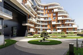 Cozy Apartment for 4 by Renters