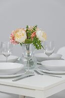 Cozy Apartment for 4 by Renters