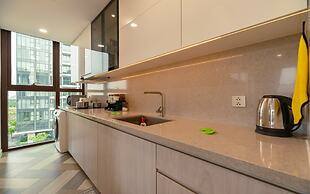 The Crest Residence Luxury by Metropole