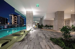 The Crest Residence Luxury by Metropole