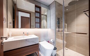 The Crest Residence Luxury by Metropole