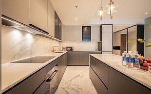 The Crest Residence Luxury by Metropole