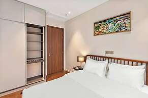 The Crest Residence Luxury by Metropole