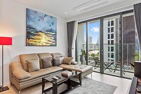 The Crest Residence Luxury by Metropole