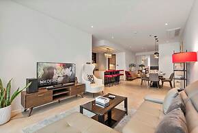 The Crest Residence Luxury by Metropole