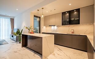 The Crest Residence Luxury by Metropole