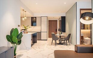 The Crest Residence Luxury by Metropole