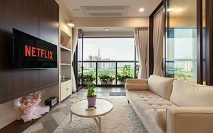 The Crest Residence Luxury by Metropole