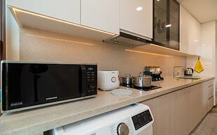 The Crest Residence Luxury by Metropole