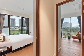 The Crest Residence Luxury by Metropole