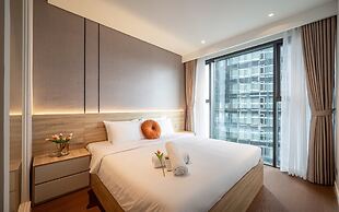 The Crest Residence Luxury by Metropole