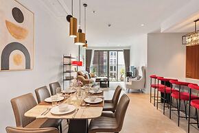 The Crest Residence Luxury by Metropole