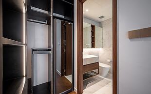 The Crest Residence Luxury by Metropole