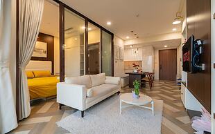 The Crest Residence Luxury by Metropole