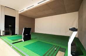 The Crest Residence Luxury by Metropole