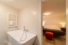 Panorama Lake and Garden