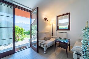 Panorama Lake and Garden