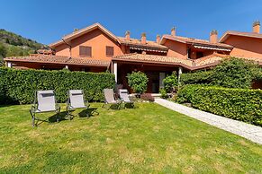 Panorama Lake and Garden