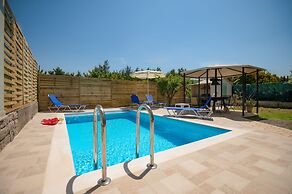 Jokos House in Roda With 2 Bedrooms and 2 Bathrooms