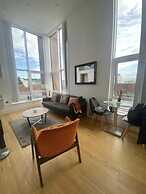 2 Level American Loft Style Apartment With Balcony