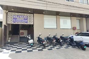 Le Blue Moon Near Hyatt Regency