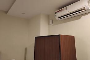 Le Blue Moon Near Hyatt Regency