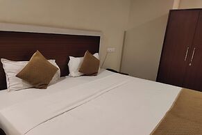 Le Blue Moon Near Hyatt Regency