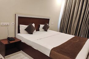 Le Blue Moon Near Hyatt Regency