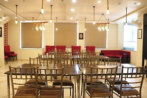 Le Blue Moon Near Hyatt Regency