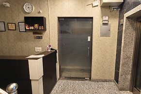 Le Blue Moon Near Hyatt Regency