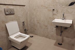 Le Blue Moon Near Hyatt Regency