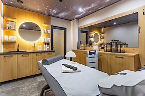 Natura All Seasons Boutique Hotel