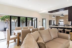 Grace of Blaauwberg Two