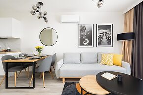 Apartment With Parking & A/C by Renters