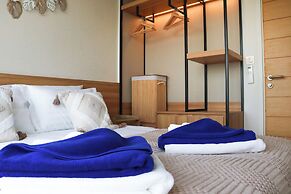 Lakeside Residences by NLA