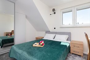 Dom Złota With Parking by Renters