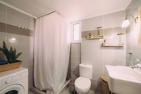 Captain's Spacious House Near The Beach