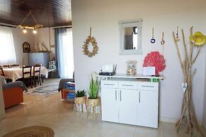 Captain's Spacious House Near The Beach