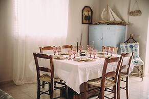 Captain's Spacious House Near The Beach