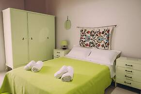 Captain's Spacious House Near The Beach