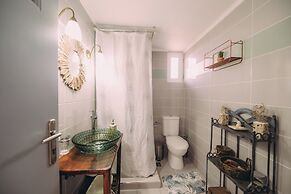 Captain's Spacious House Near The Beach