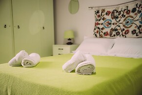 Captain's Spacious House Near The Beach