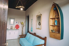 Captain's Spacious House Near The Beach