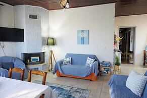 Captain's Spacious House Near The Beach