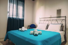 Captain's Spacious House Near The Beach