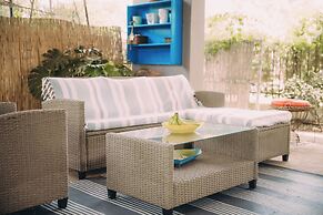 Captain's Spacious House Near The Beach