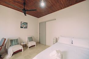 Captain's Spacious House Near The Beach