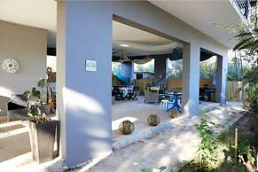 Captain's Spacious House Near The Beach