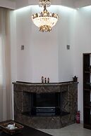 My Home - Meteora Central Apt - 2 BD