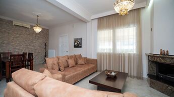 My Home - Meteora Central Apt - 2 BD